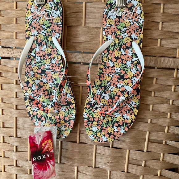 NWT Roxy Portofino Floral Flip Flops Women’s 9 - Picture 3 of 7